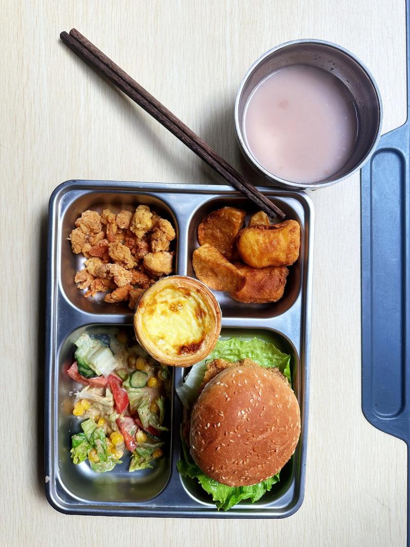 上海食堂承包行业新趋势：餐饮服务走进校园与企业